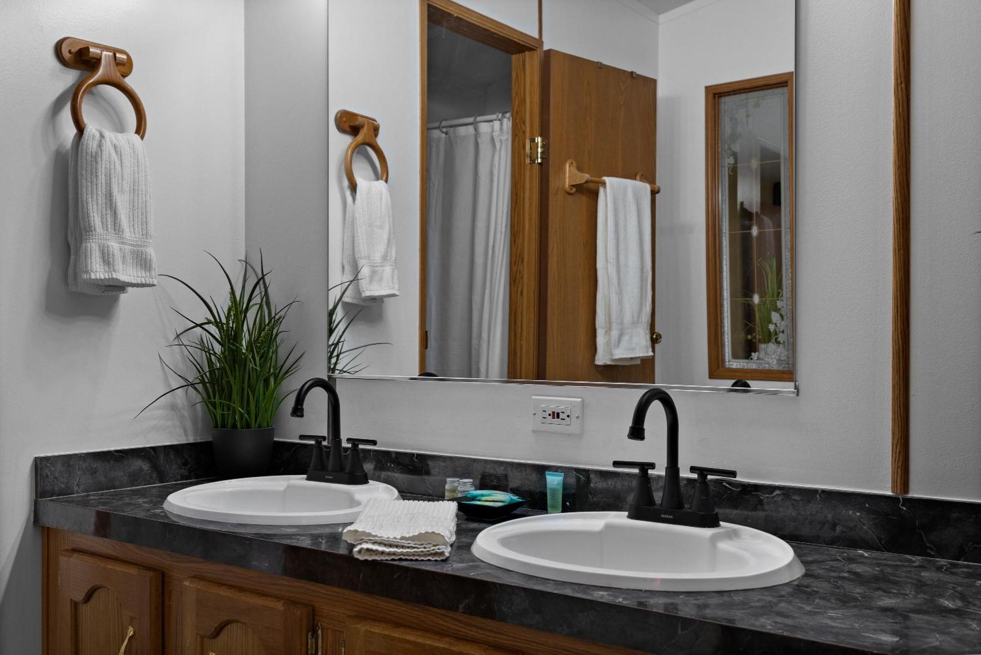 Let'S Go ! Fisherman, Families, Pools One Minute From Your Door, Comfort, Location Perfect, Amenity-Rich, Pup Friendly, Discover An Exceptional Wyoming Stay, Thermopolis River Walk Home At Hot Springs State Park, 'Where Families And Fisherman Stay' Zewnętrze zdjęcie